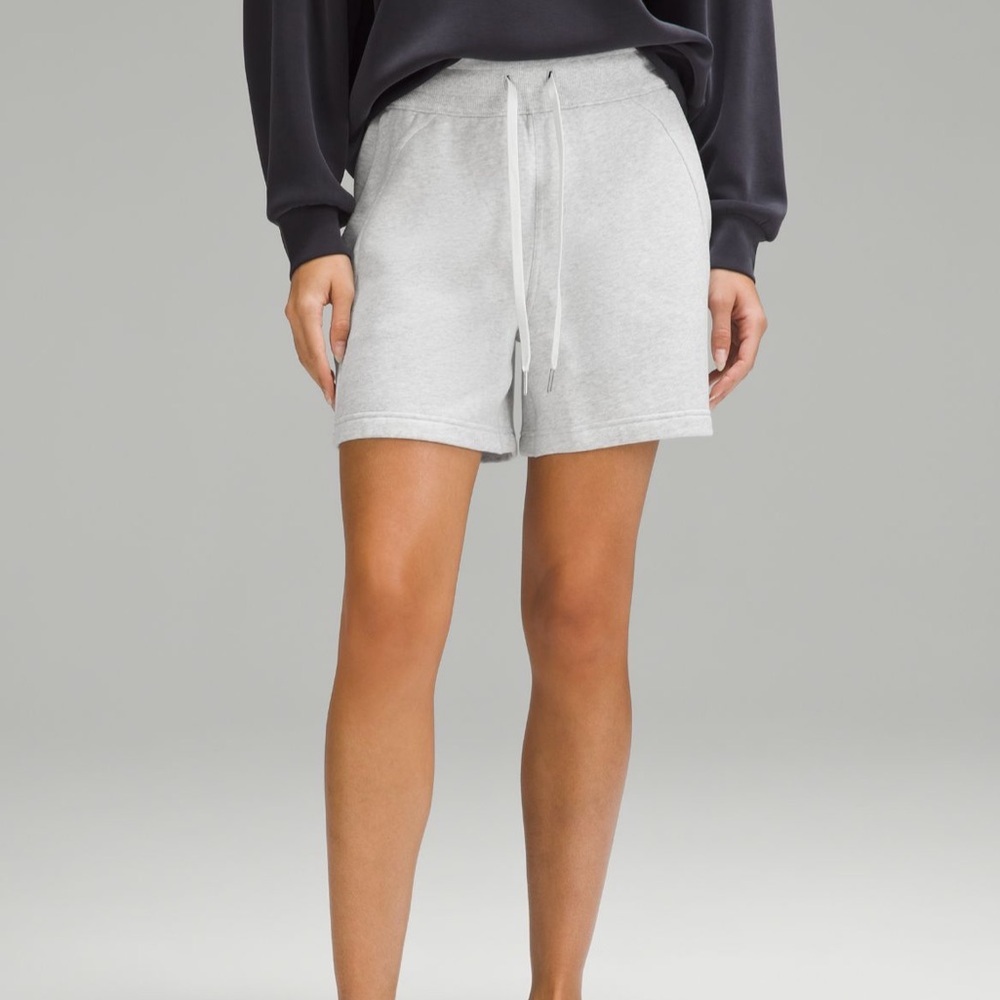 NWT Lululemon Athletica Scuba High Rise Short